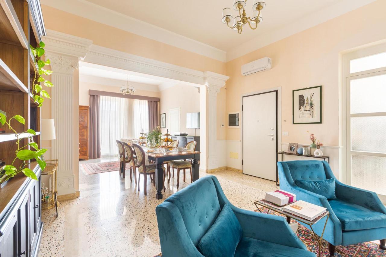 Dimora Le Tre Muse Guesthouse Лече Екстериор снимка