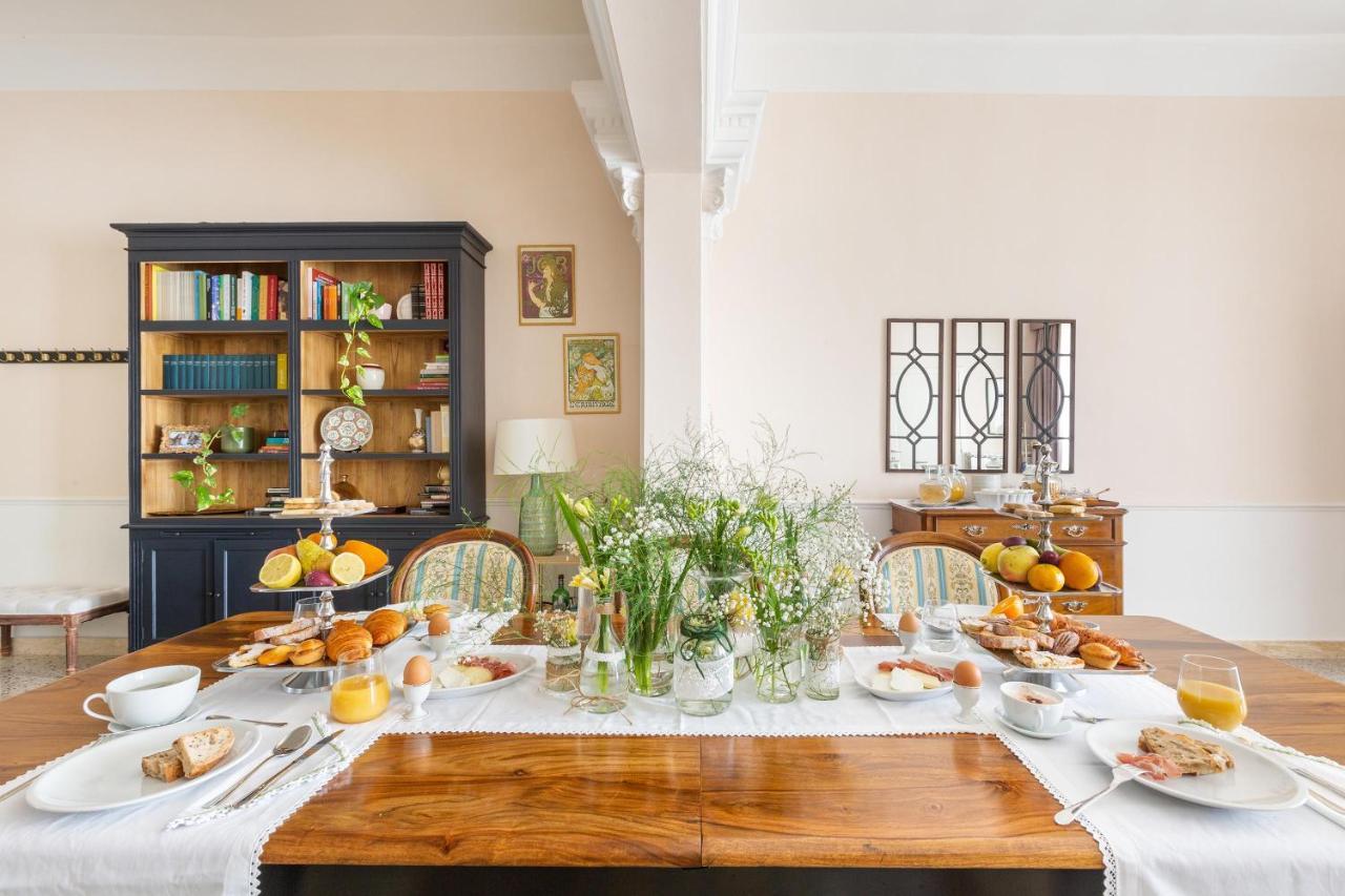 Dimora Le Tre Muse Guesthouse Лече Екстериор снимка