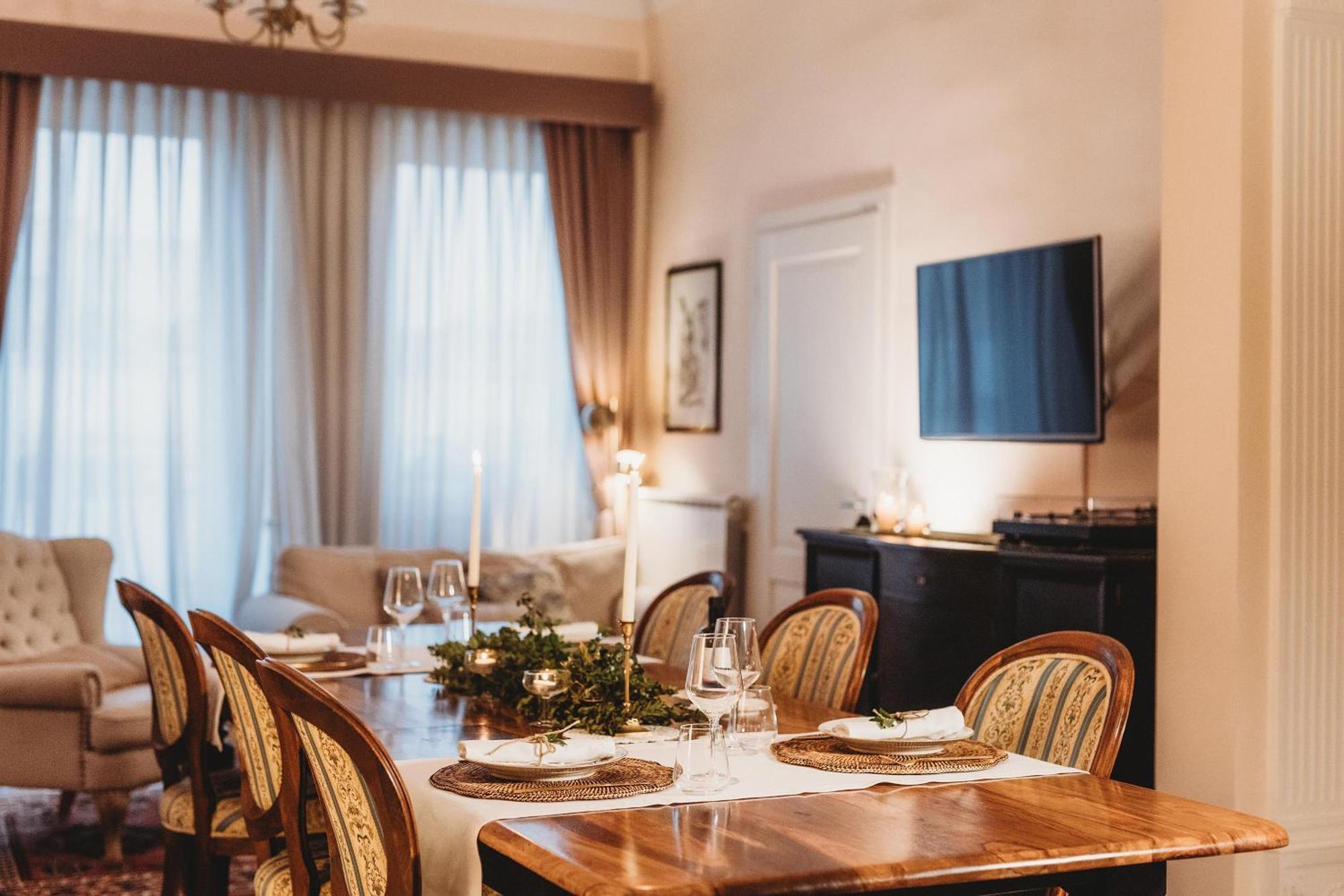 Dimora Le Tre Muse Guesthouse Лече Екстериор снимка