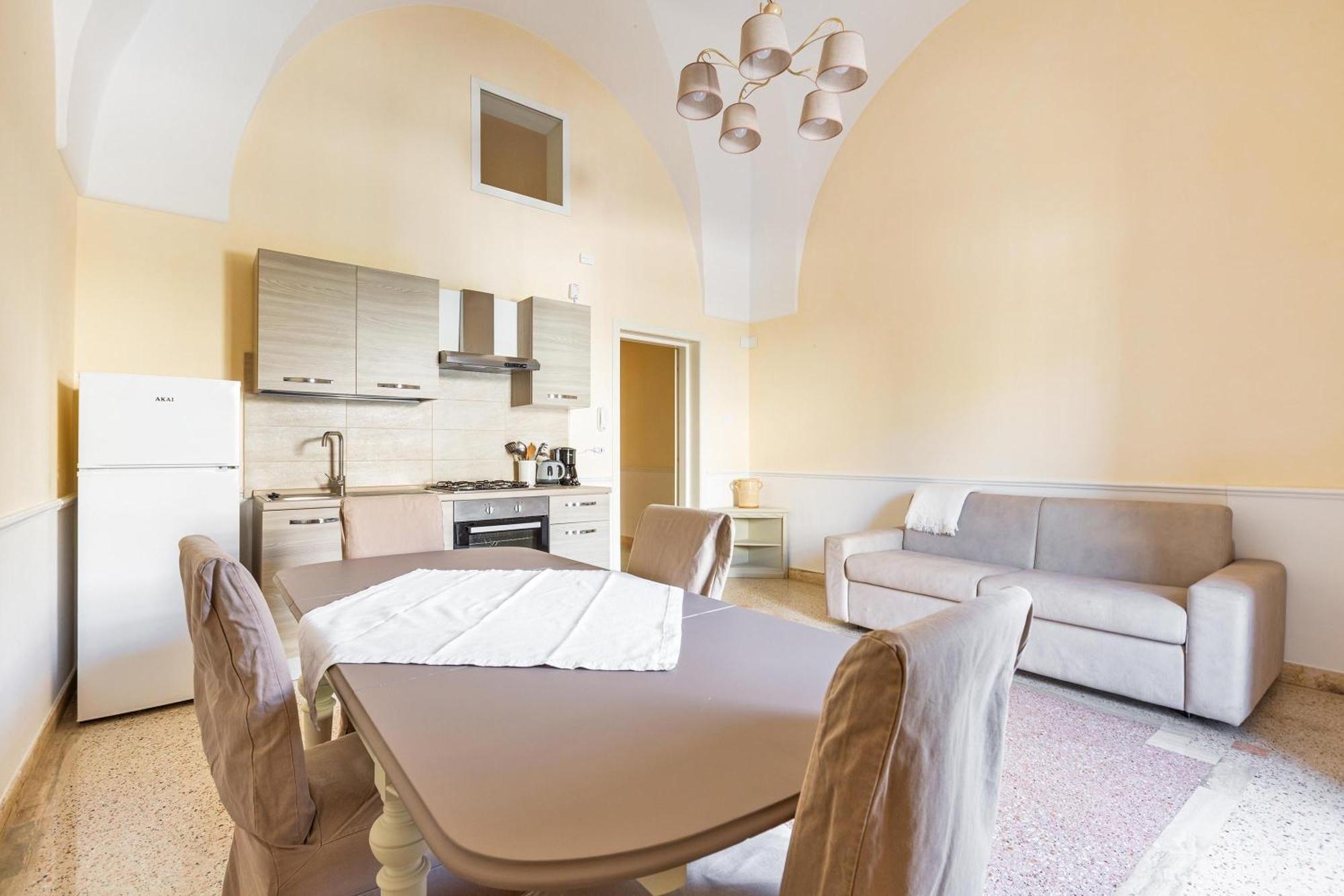 Dimora Le Tre Muse Guesthouse Лече Екстериор снимка